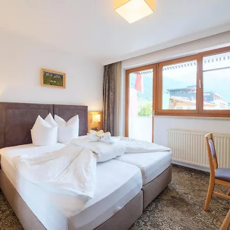 Hotell Acksteiner Inklusive Sommerkarte Premium Sankt Anton am Arlberg