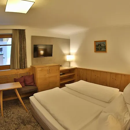 Acksteiner Inklusive Sommerkarte Premium Sankt Anton am Arlberg