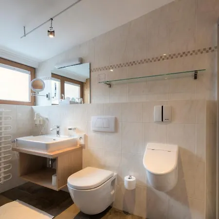 Acksteiner サンクト・アントン・アム・アールベルク