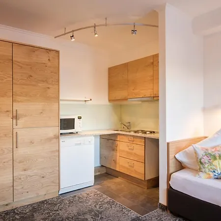 Acksteiner サンクト・アントン・アム・アールベルク