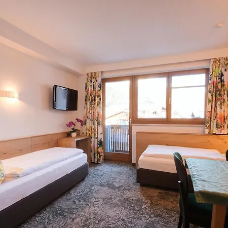 Acksteiner サンクト・アントン・アム・アールベルク