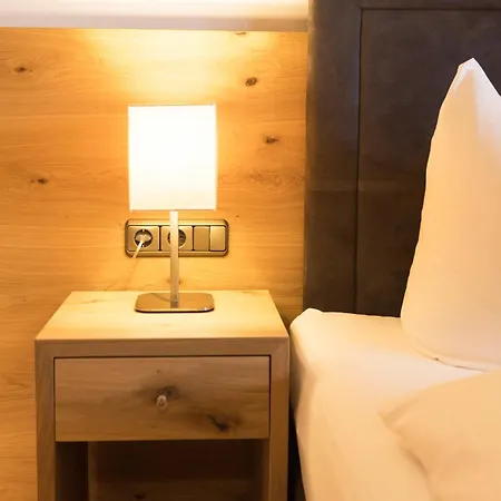 Acksteiner ホテル サンクト・アントン・アム・アールベルク