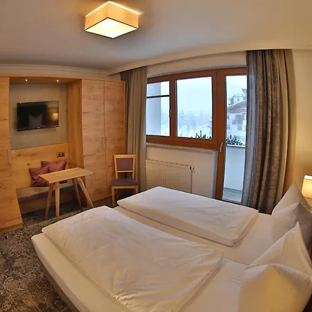 Acksteiner サンクト・アントン・アム・アールベルク