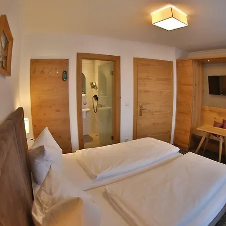 ホテル Acksteiner サンクト・アントン・アム・アールベルク