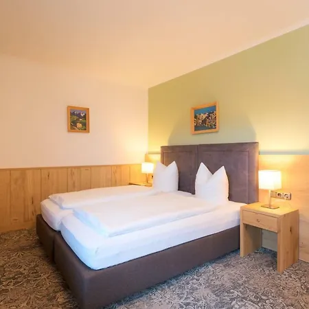 Acksteiner ホテル サンクト・アントン・アム・アールベルク