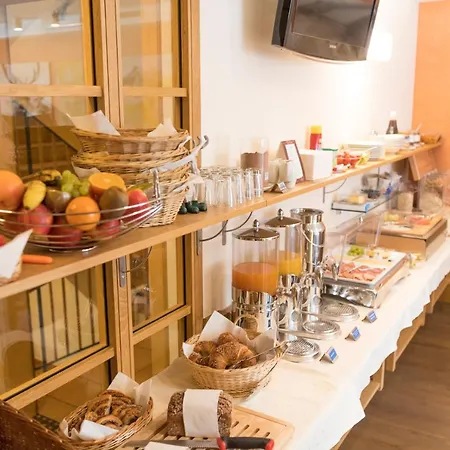 Acksteiner ホテル サンクト・アントン・アム・アールベルク